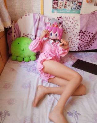 诱人的女老师_成长在线视频免费观看